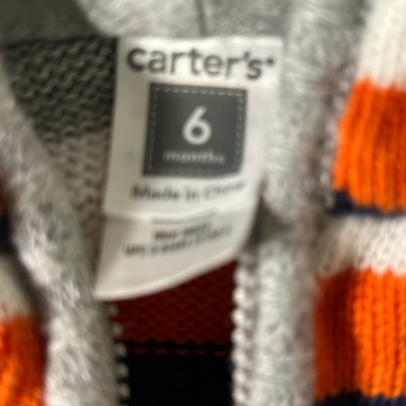 Old navy and Carters Baby boy zip up fleece sweatshirt and cotton sweater - Picture 5 of 5